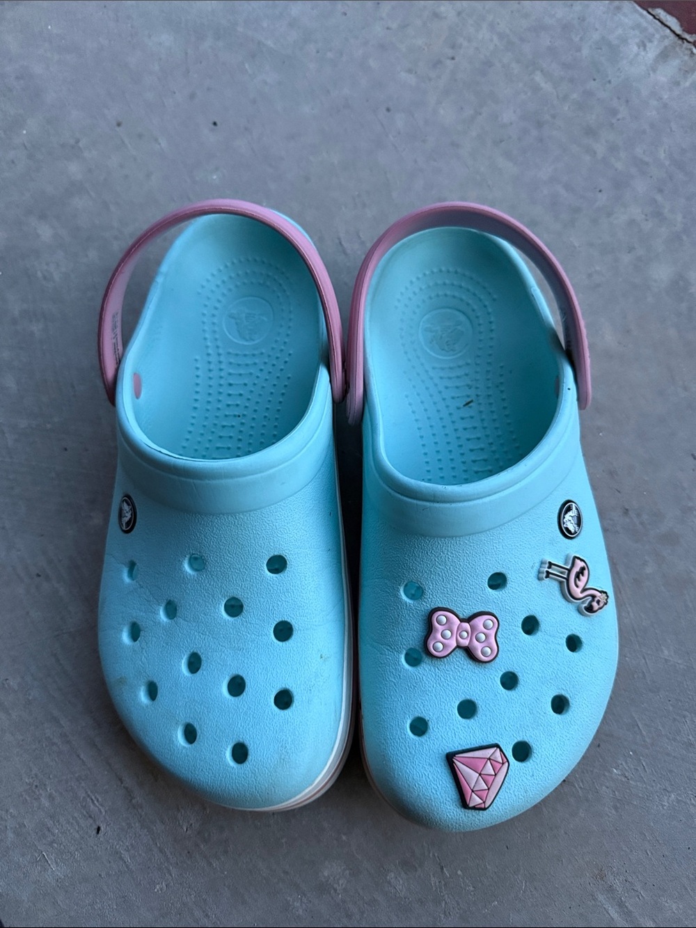 CROCS Kids Light Blue Clogs with Pink Heel Strap - Picture 2 of 3